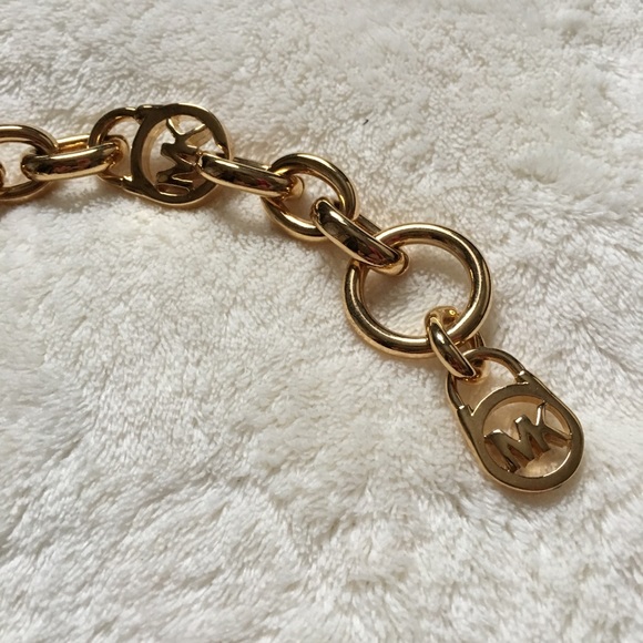 Michael Kors Fulton Toggle Link Gold Bracelet - Picture 4 of 7